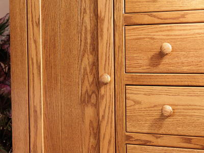 amish-bedroom-chest-door